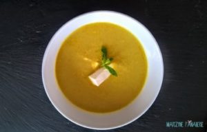 Zupa kalafiorowa curry z pieczonego kalafiora