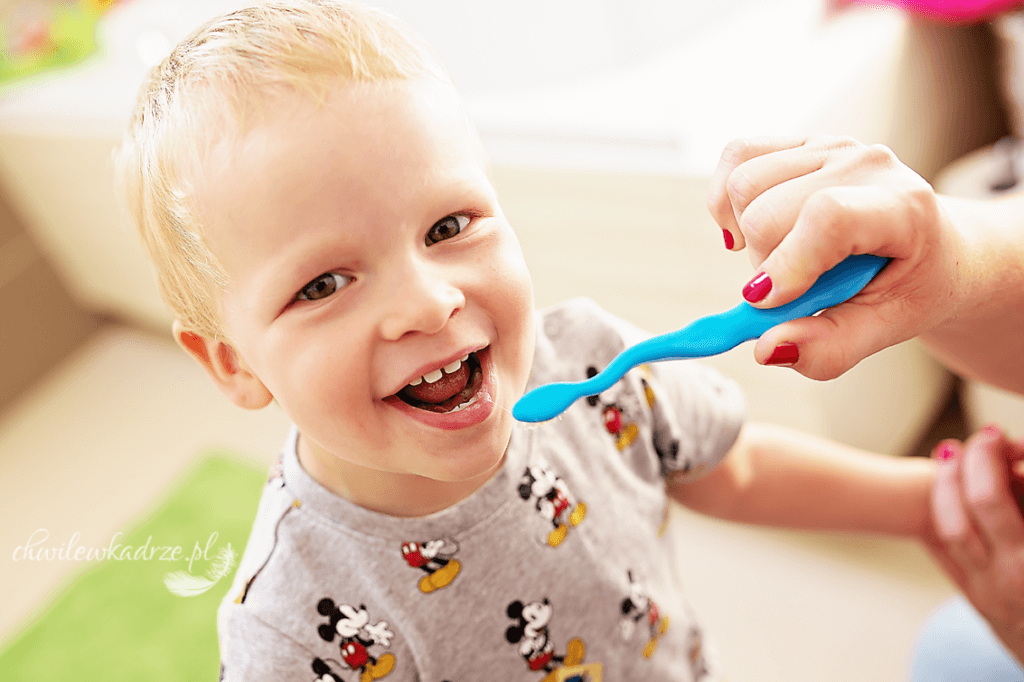Jak dbać o zęby niemowlaka i dziecka