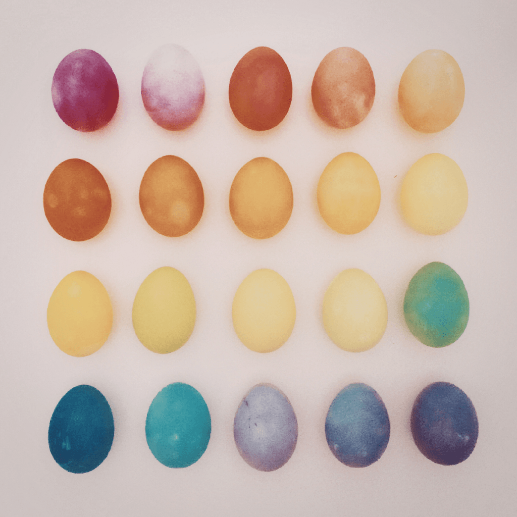 naturalne barwniki do jajek